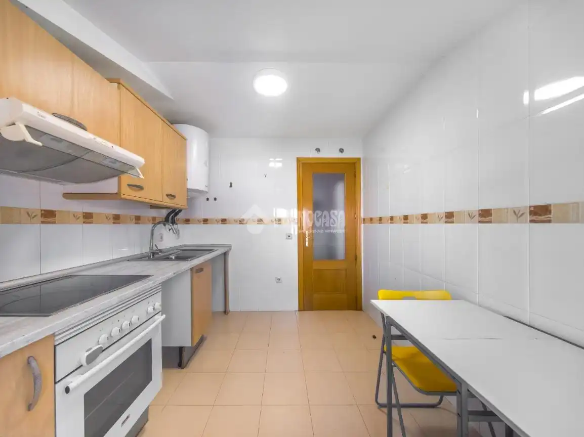 Cocina de Piso en venta en Campo Real con Balcón