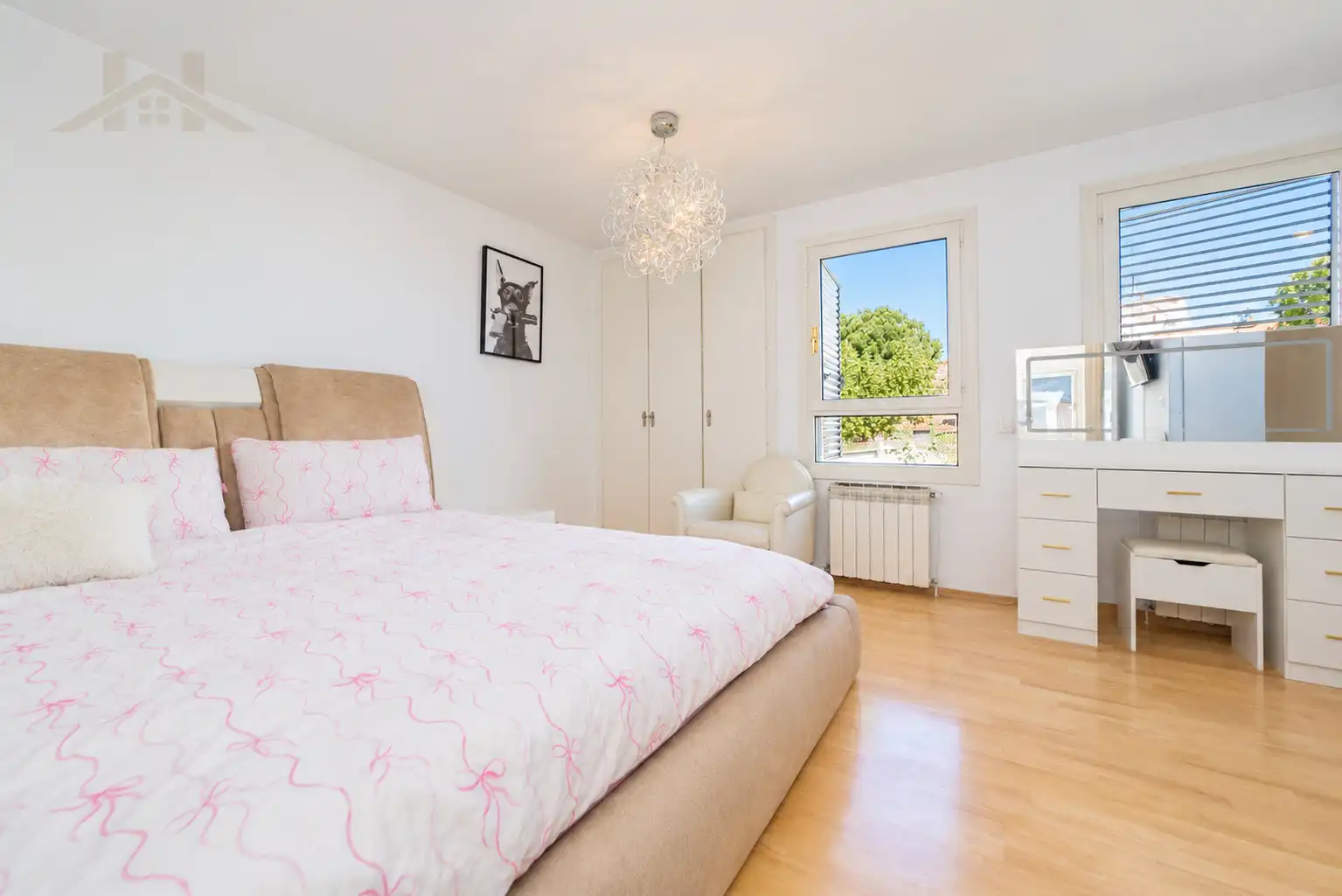 Schlafzimmer von Einfamilien-Reihenhaus zum Verkauf in Las Rozas de Madrid