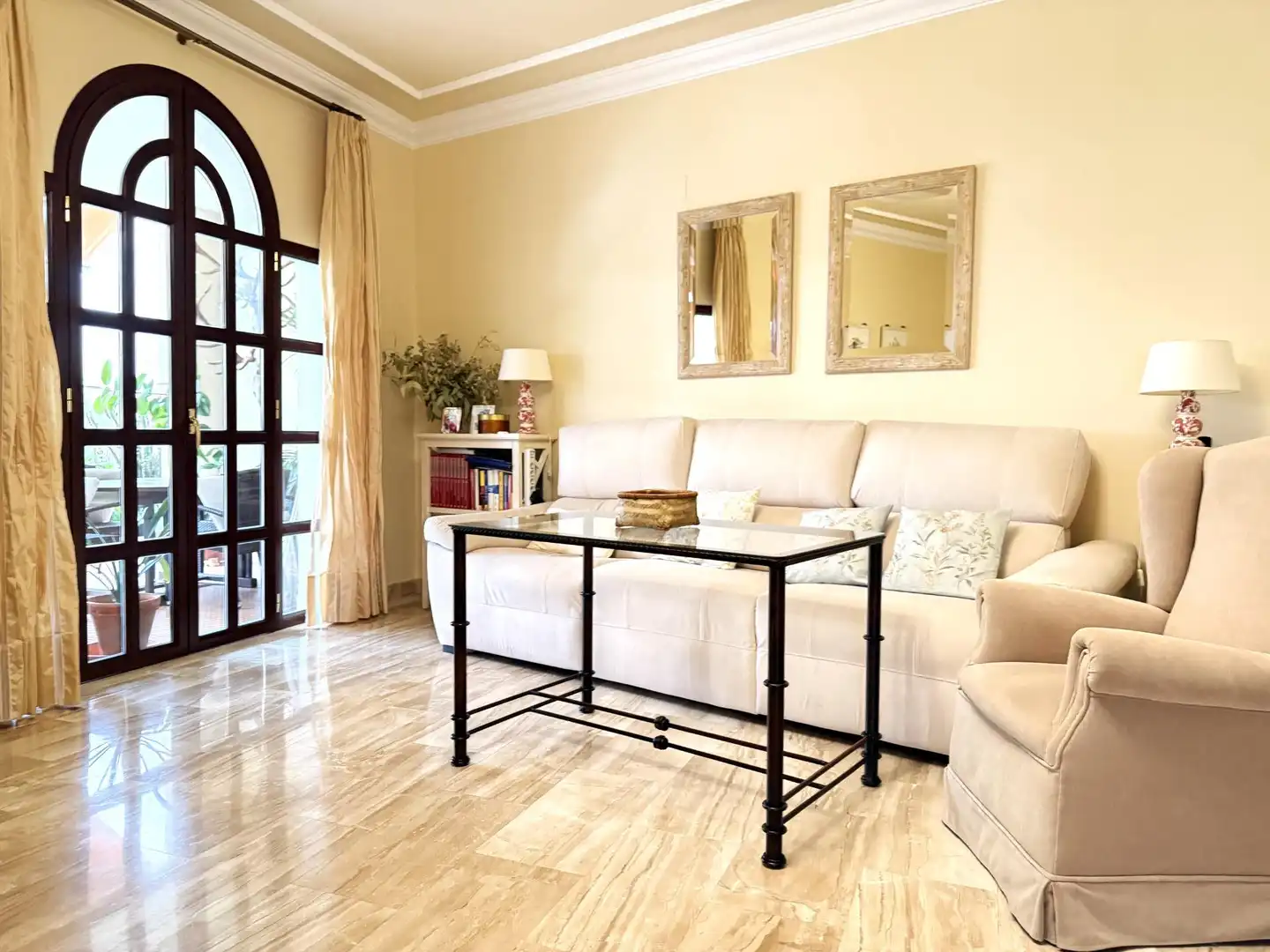Sala d'estar de Casa o xalet en venda en Posadas amb Aire condicionat, Calefacció i Jardí privat