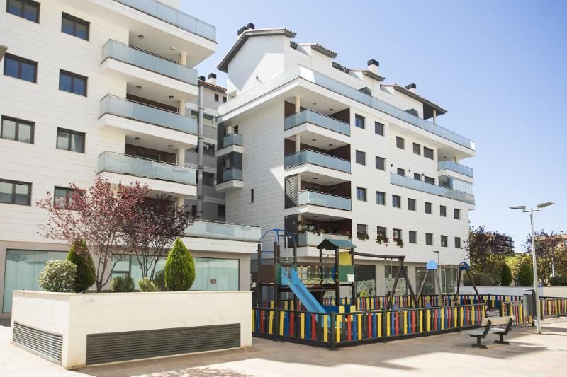 Vista exterior de Pis en venda en Calatayud amb Calefacció, Jardí privat i Parquet