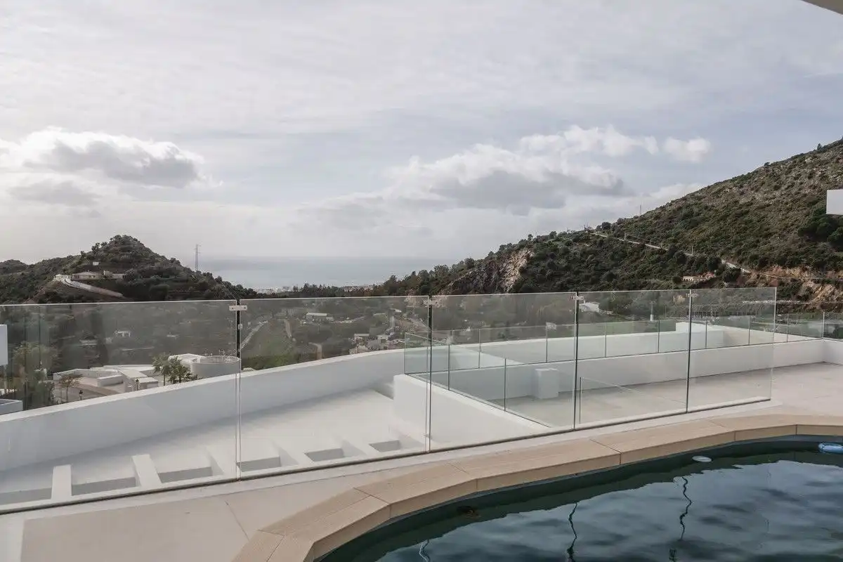 Piscina de Dúplex en venta en Marbella con Terraza y Piscina comunitaria