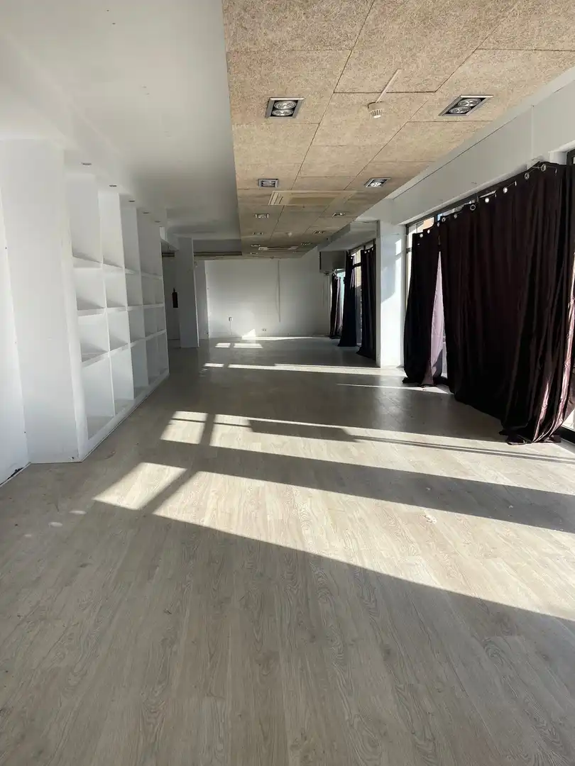 Gewerbefläche zur Miete in Castell - Poble Vell, imagen 3