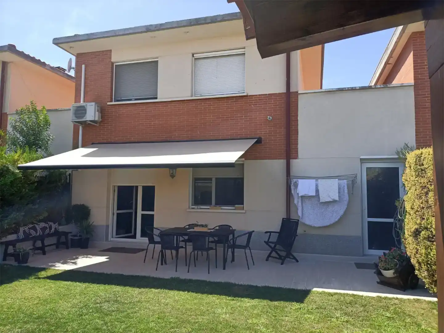 Vista exterior de Casa o xalet en venda en Oyón-Oion amb Aire condicionat