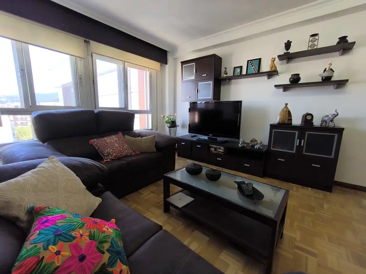 Piso con ascensor en venta en Vilagarcía, imagen 2