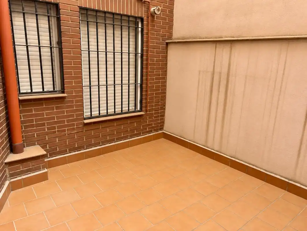 Terrassa de Planta baixa en venda en Coslada amb Calefacció i Moblat