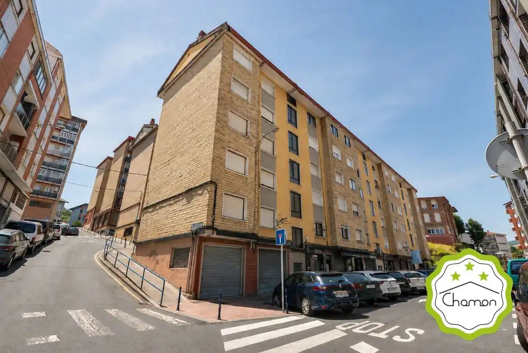 Exterior view of Flat for sale in Santurtzi   with Heating and Storage room