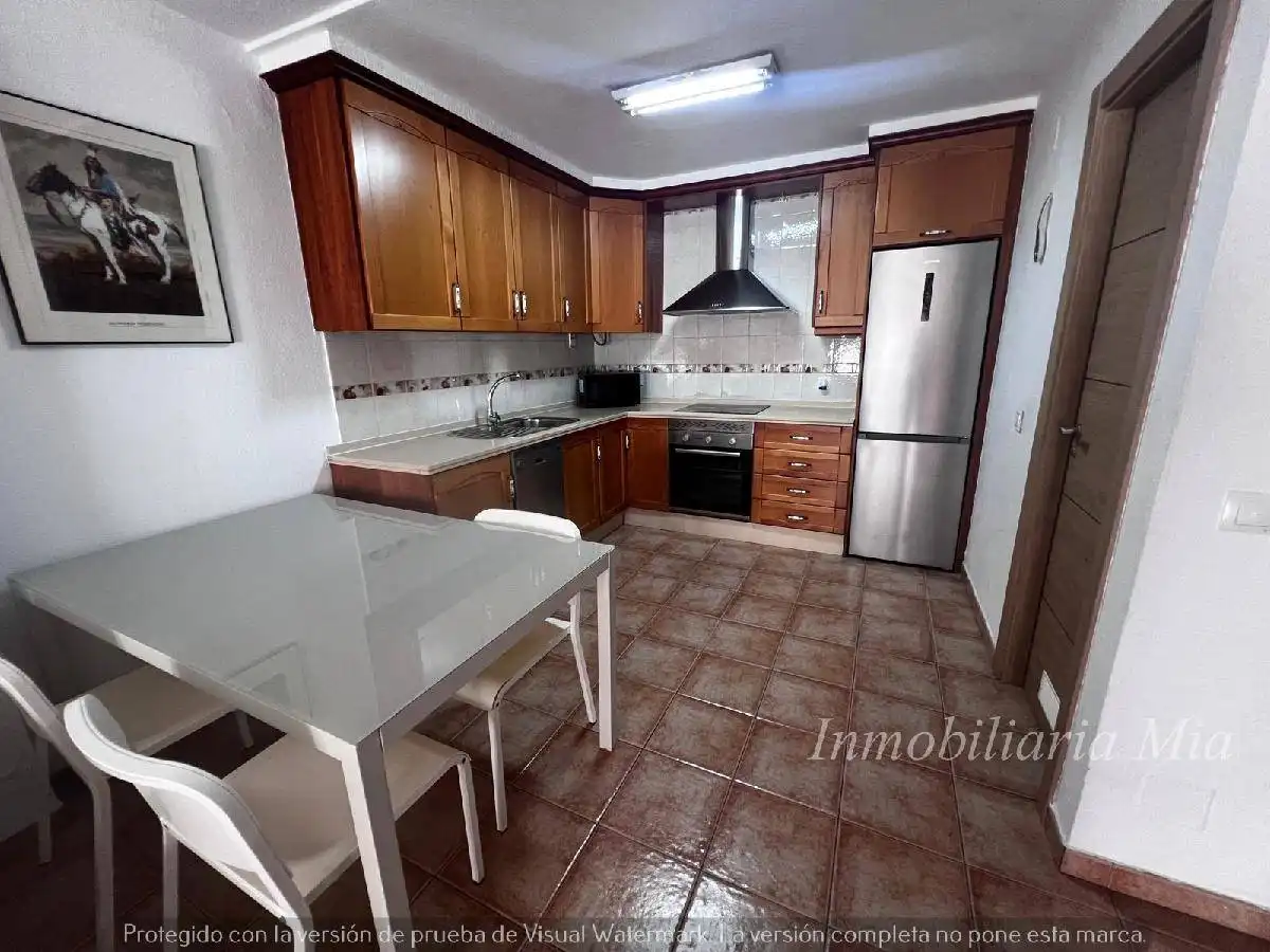 Cuina de Casa o xalet de lloguer en Torremolinos amb Piscina, Moblat i Piscina comunitària
