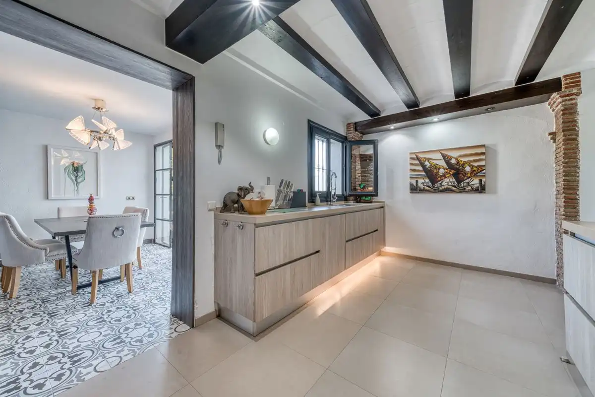 Cuina de Casa o xalet en venda en Casares amb Aire condicionat, Jardí privat i Terrassa