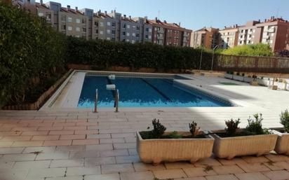 Swimming pool of Flat for sale in  Logroño  with Swimming Pool and Balcony