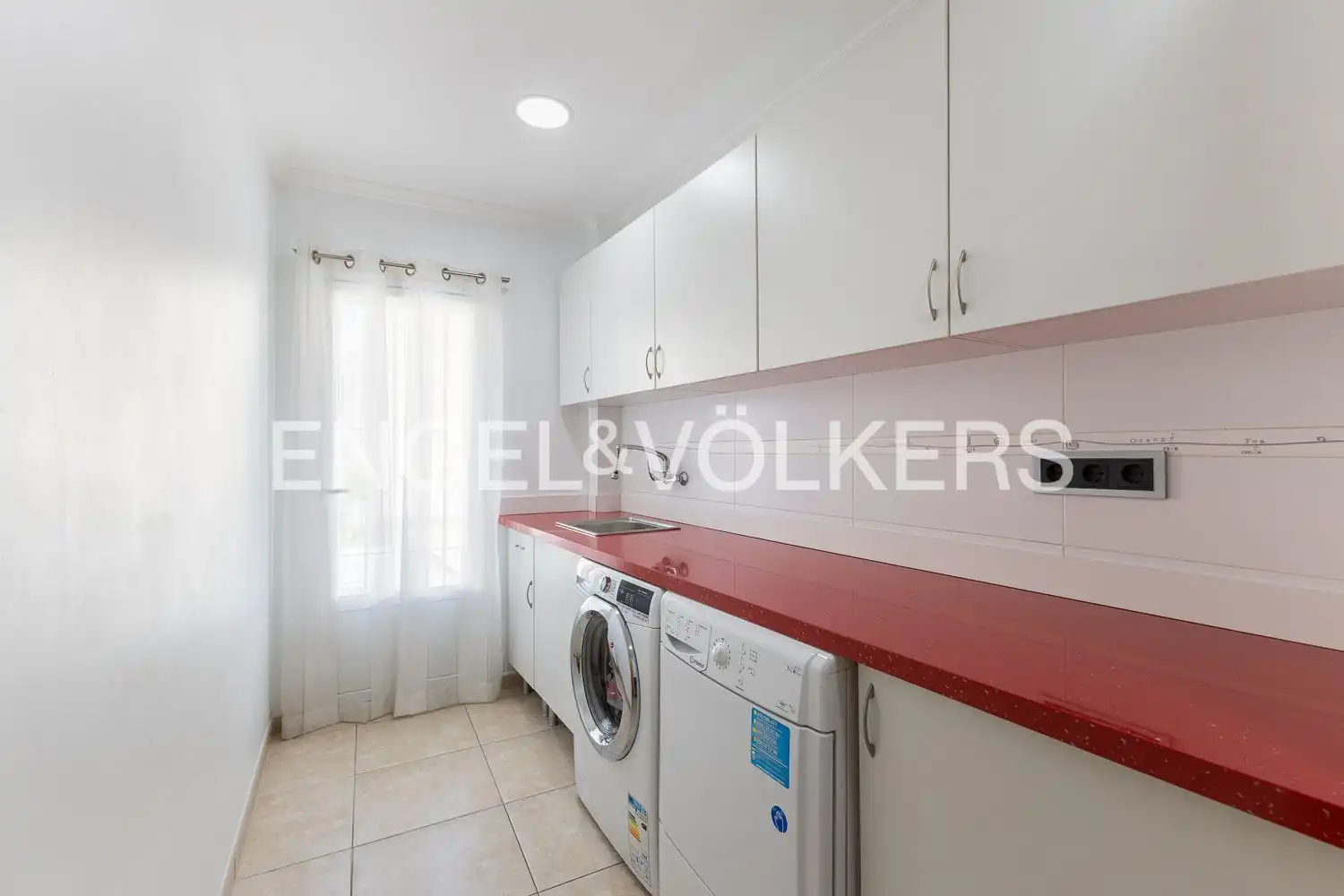 Kitchen of Houses for sale in La Pobla de Vallbona  with Air Conditioner, Heating and Terrace