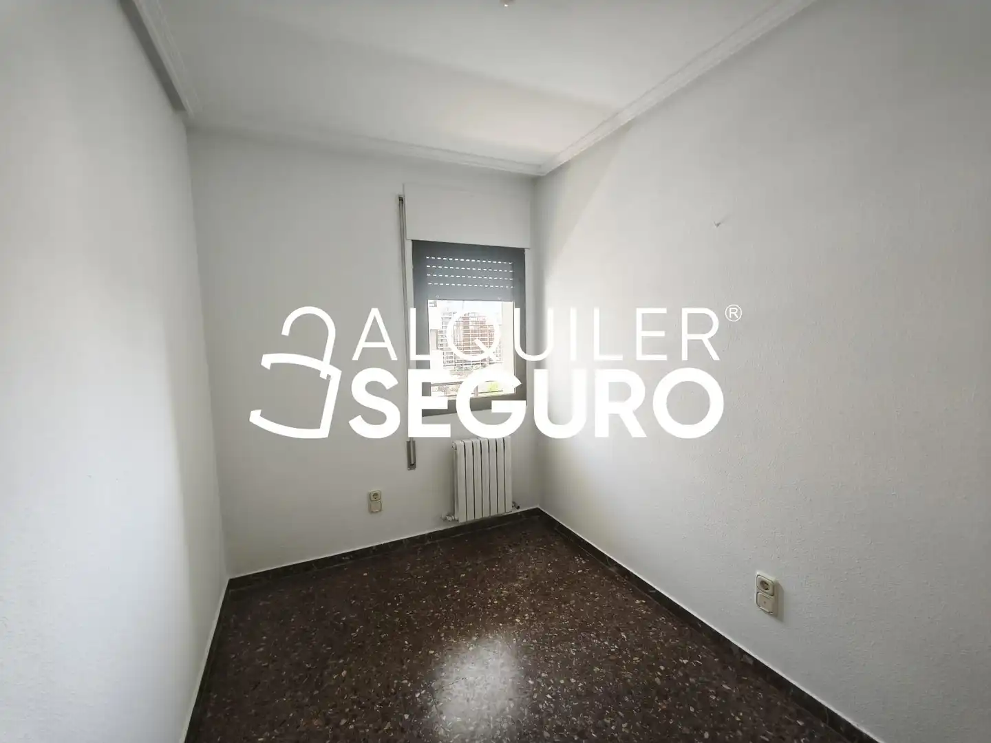 Habitación de Piso de alquiler en Zaragoza con Calefacción, Terraza y Trastero