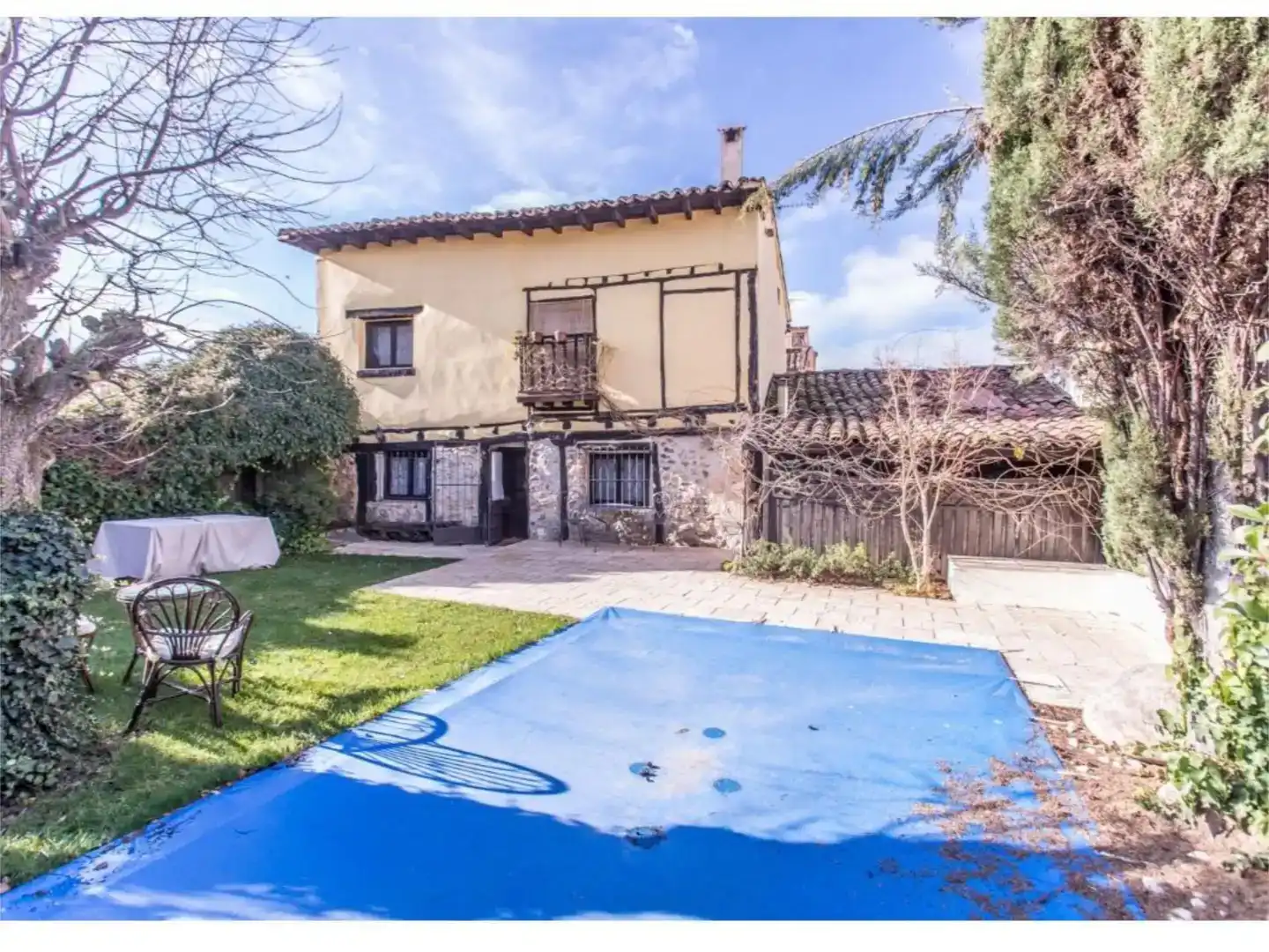 Vista exterior de Pis en venda en Puentedura amb Jardí privat, Traster i Piscina