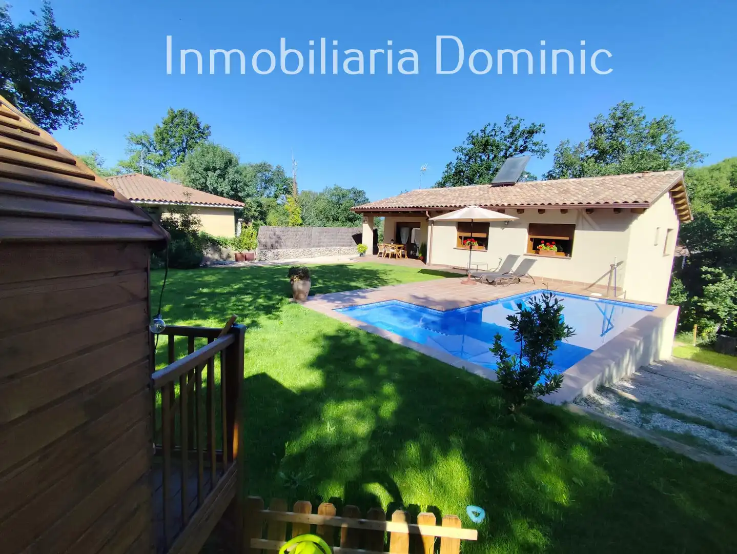 Vista exterior de Casa o xalet en venda en Caldes de Malavella amb Calefacció, Jardí privat i Terrassa