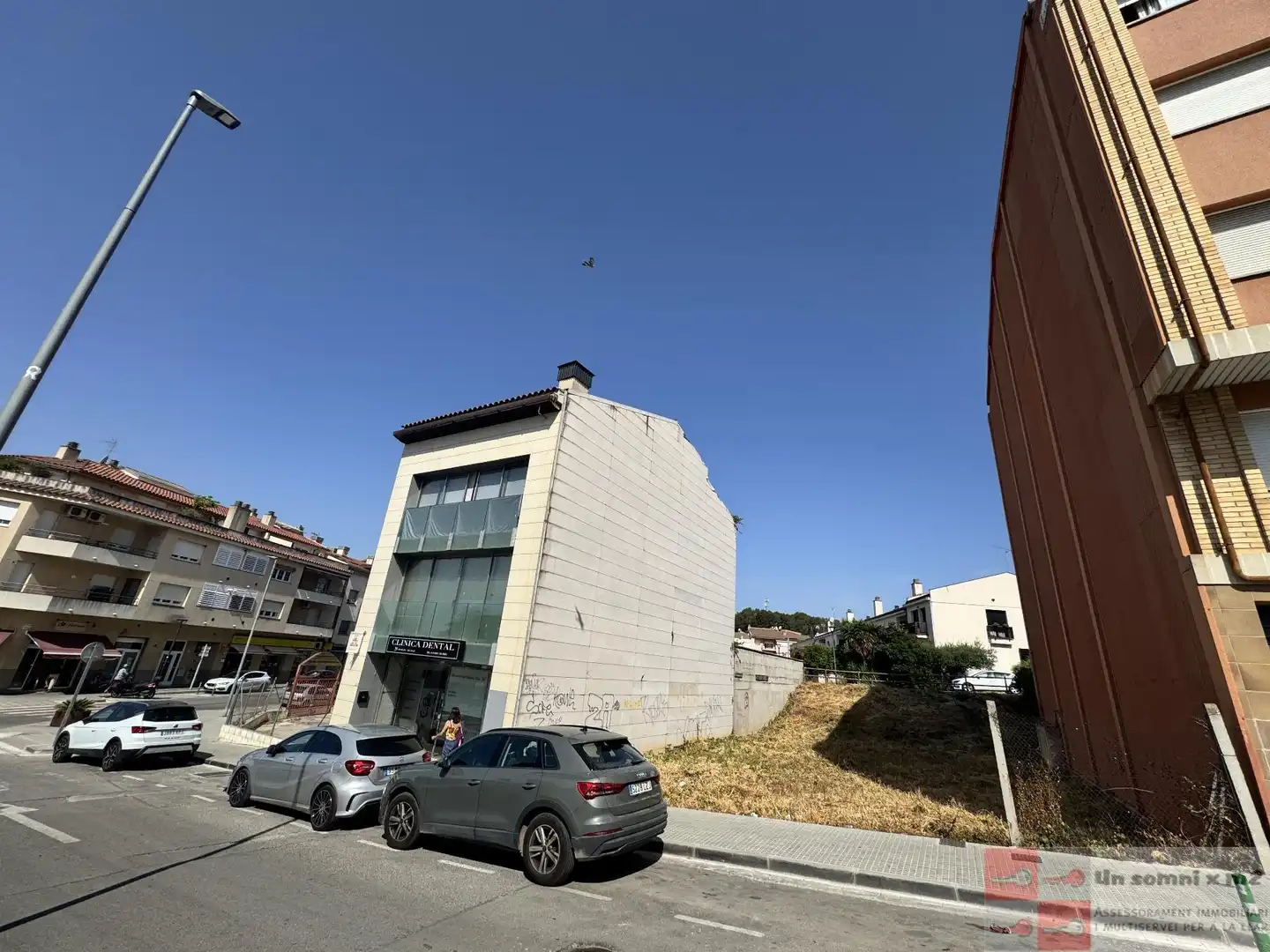 Außenansicht von Einfamilien-Reihenhaus zum Verkauf in Masquefa mit Heizung, Terrasse und Abstellraum