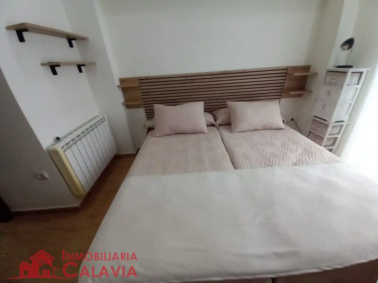 Habitación de Apartamento de alquiler en Baeza con Aire acondicionado, Calefacción y Amueblado