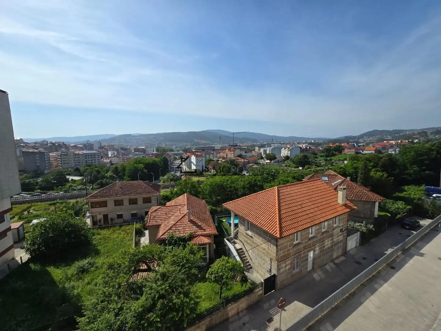 Vista exterior de Pis en venda en Pontevedra Capital  amb Traster i Balcó
