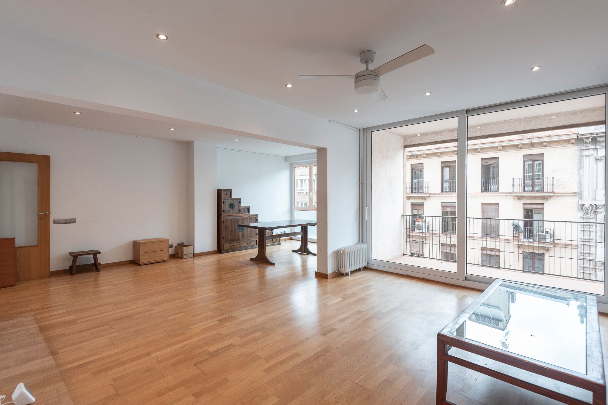 Sala de estar de Piso en venta en  Barcelona Capital con Aire acondicionado, Calefacción y Parquet