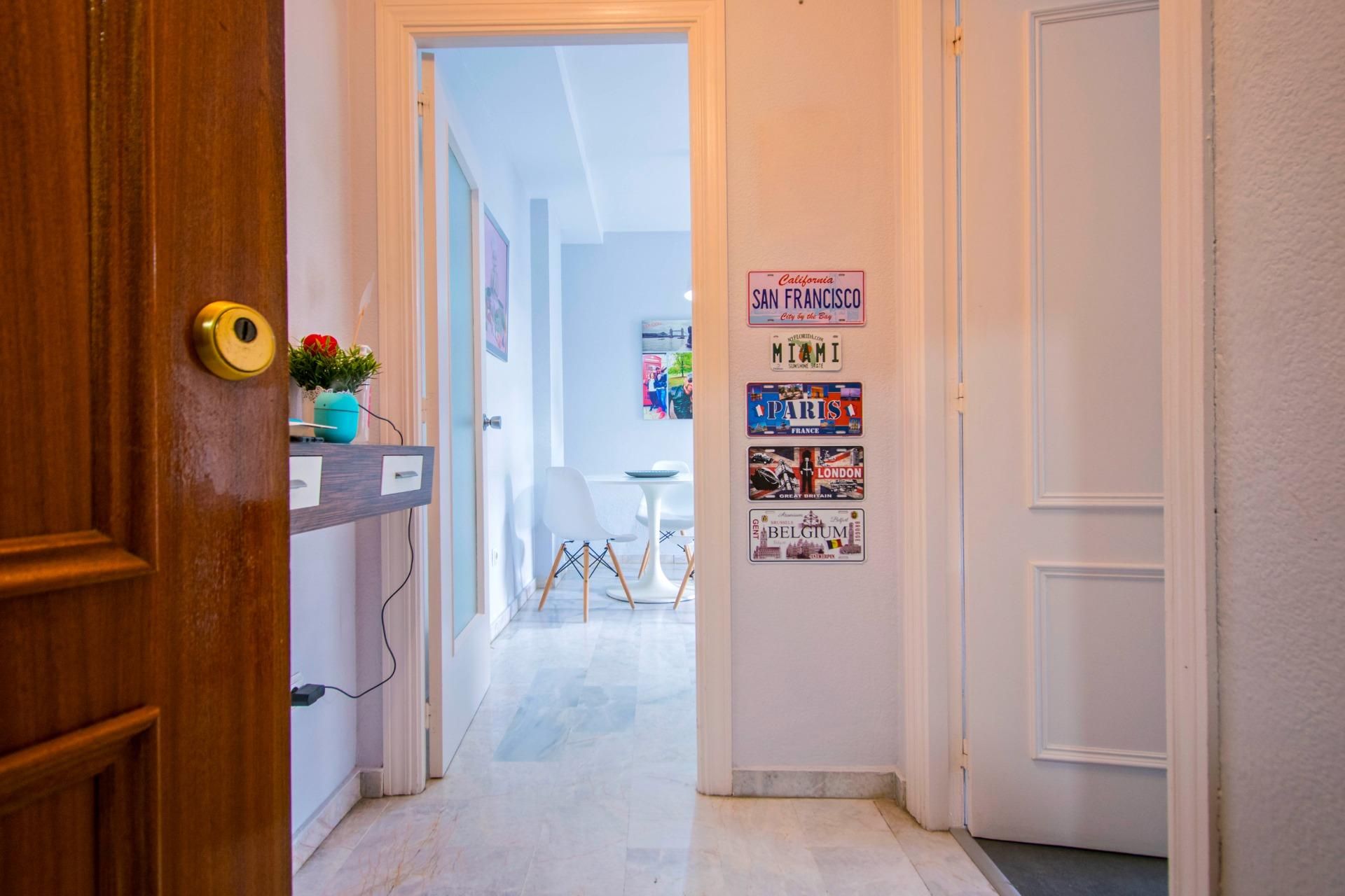 Flat for sale in  Sevilla Capital  with Air Conditioner, Terrace and Storage room