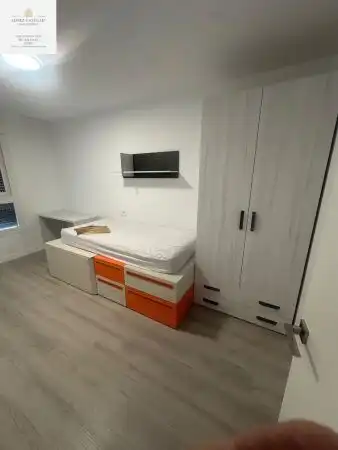 Habitación de Piso de alquiler en Elche / Elx con Aire acondicionado, Piscina y Amueblado