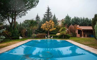 Swimming pool of House or chalet for sale in Becerril de la Sierra  with Air Conditioner, Terrace and Swimming Pool