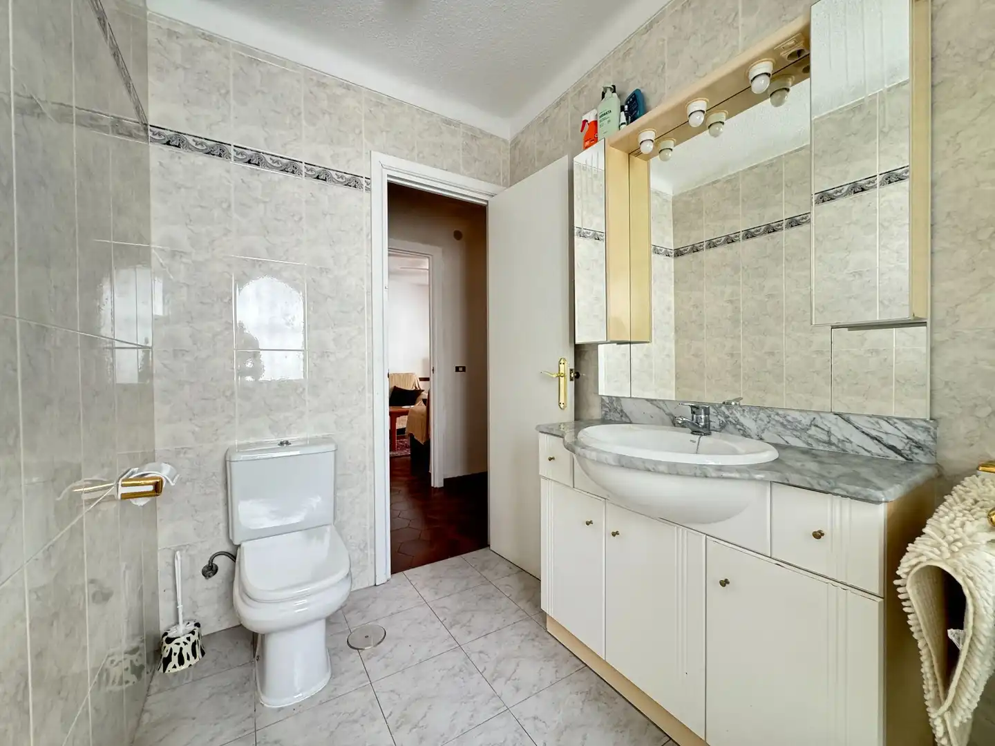 Bany de Apartament en venda en Torrox amb Terrassa, Moblat i Piscina comunitària