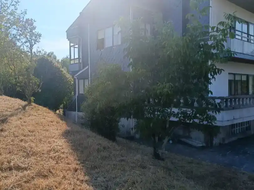 Vista exterior de Pis en venda en Chantada amb Jardí privat, Parquet i Traster