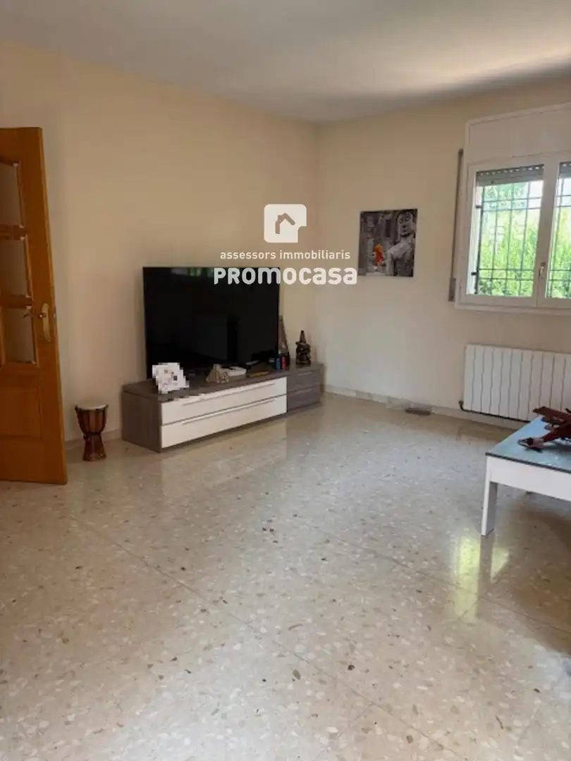 Sala de estar de Casa o chalet en venta en Barberà del Vallès con Calefacción, Terraza y Balcón