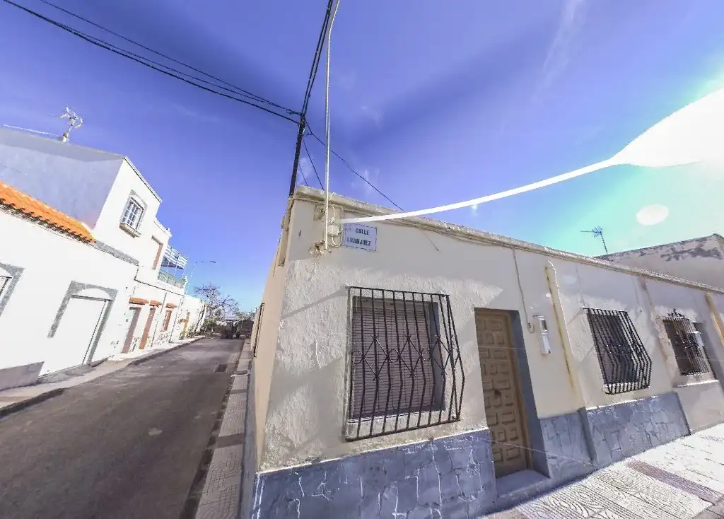 Vista exterior de Casa o xalet en venda en Roquetas de Mar
