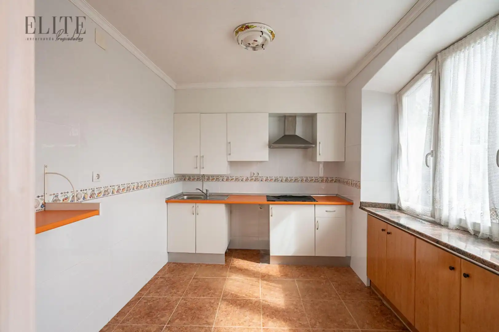Cocina de Casa o chalet en venta en Santa Cruz de Bezana con Terraza y Trastero