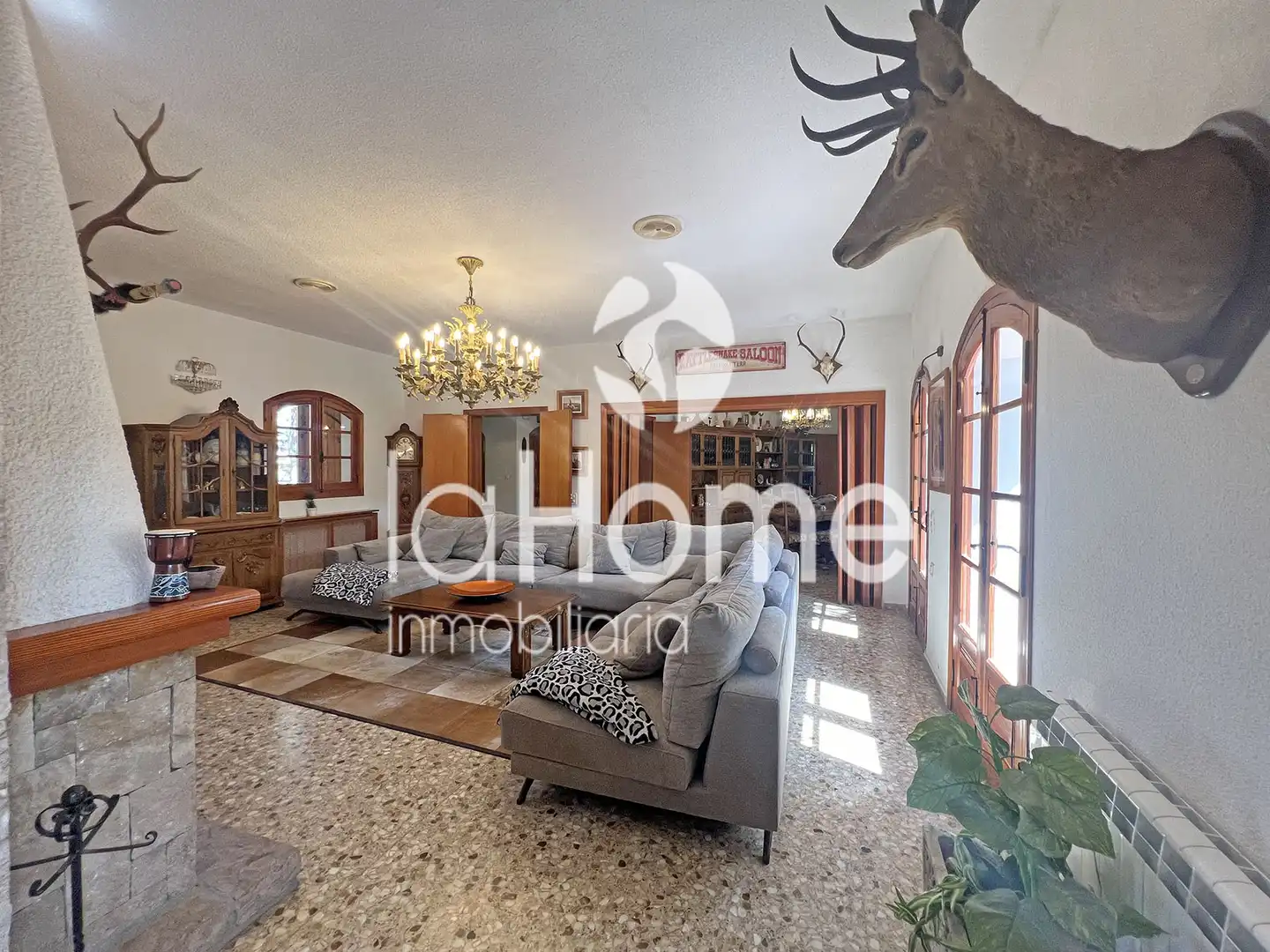 Sala d'estar de Casa o xalet en venda en Chiva amb Aire condicionat, Calefacció i Jardí privat