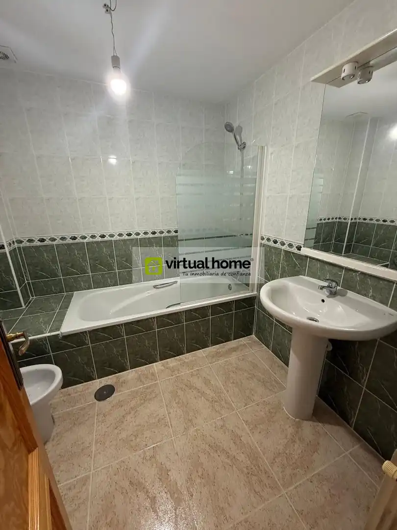 Baño de Casa o chalet en venta en La Nucia con Jardín privado, Terraza y Trastero