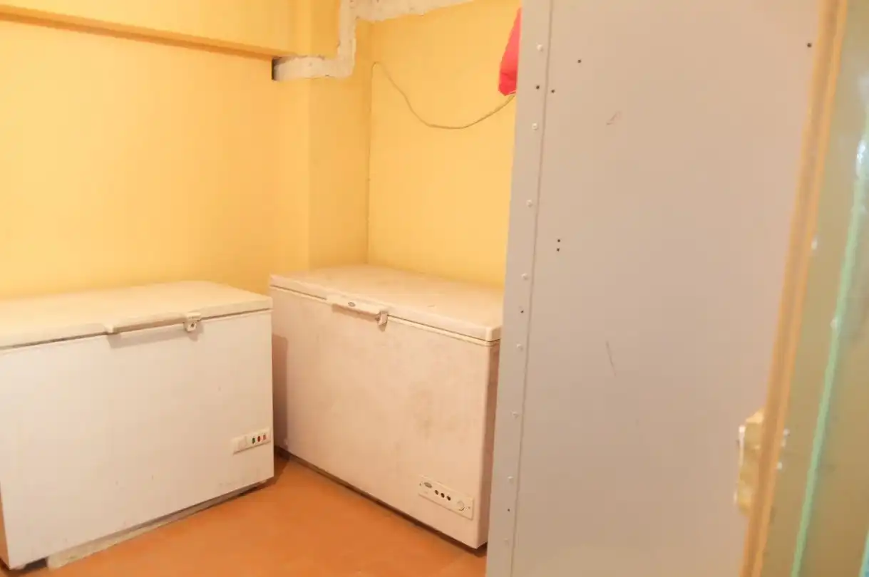Garage for sale in Sopela