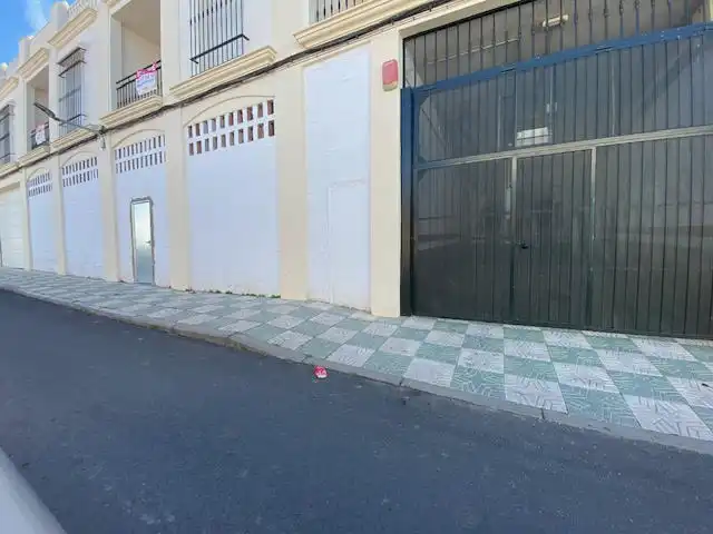 Edifici en venda a Avenida Los Trabajadores, 2, Burguillos