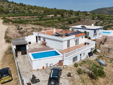 Villa con piscina in vendita a Villar del Arzobispo