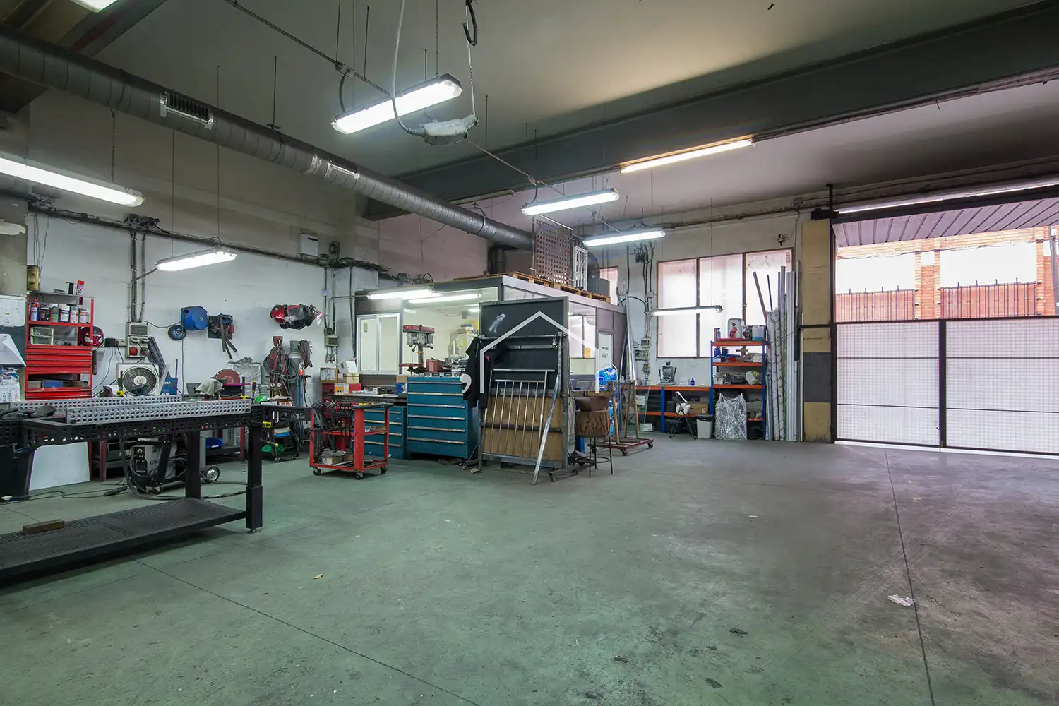 Industrial buildings for sale in Barcelona