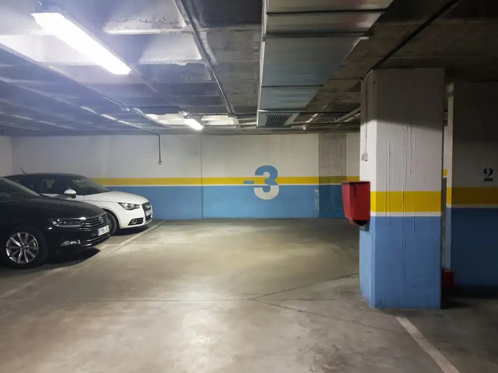 Parkplatz mit Aufzug zur Miete in Avenida Reina Victoria, imagen 5