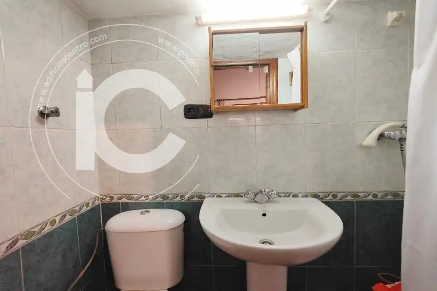 Baño de Estudio de alquiler en Granada con Aire acondicionado