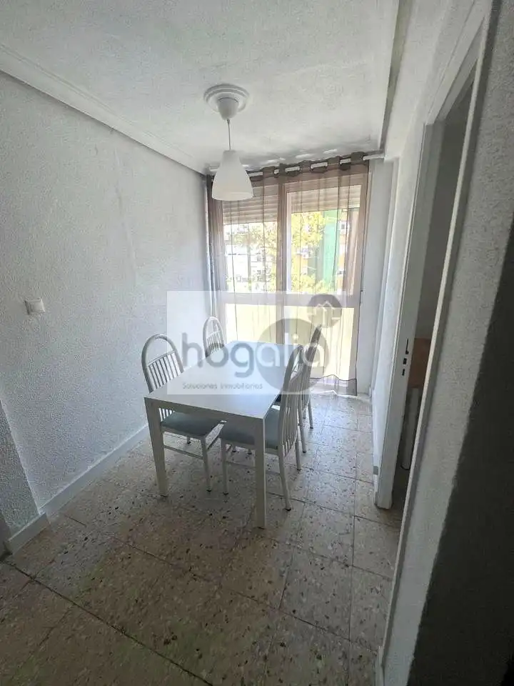 Dining room of Flat for rent in Sevilla  with Air Conditioner, Terrace and Furnished