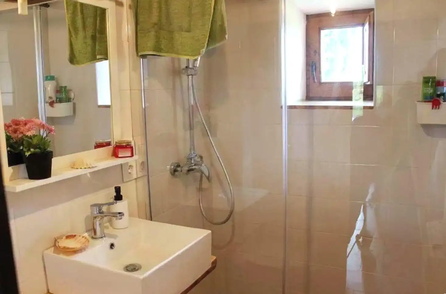 Baño de Casa adosada de alquiler en Oviedo  con Calefacción, Jardín privado y Terraza