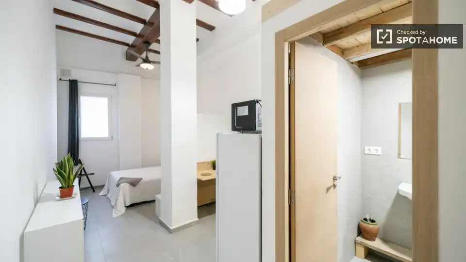 Room in Barrio de Benicalap