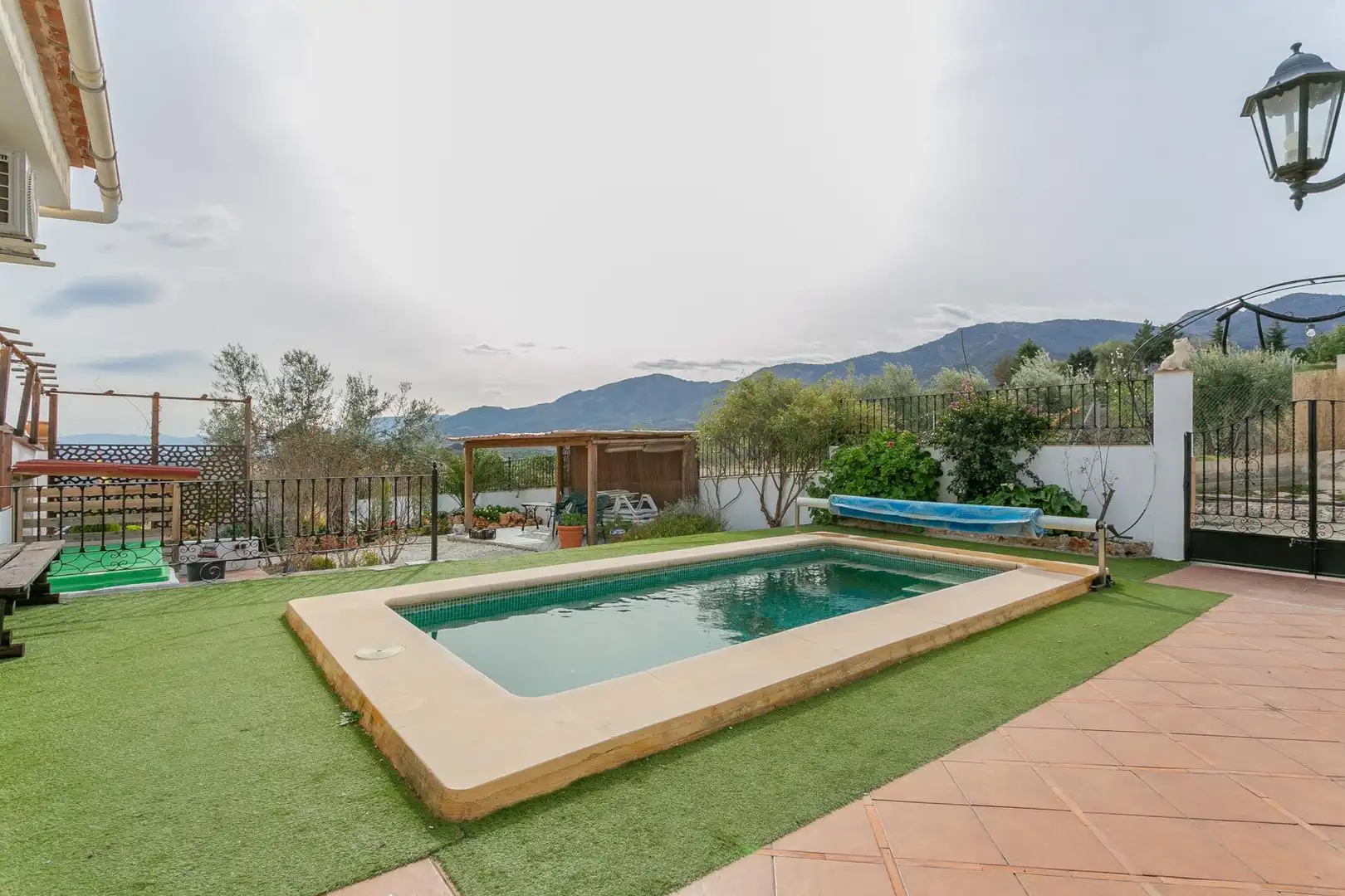 Piscina de Casa o xalet en venda en Albuñuelas amb Aire condicionat, Jardí privat i Terrassa