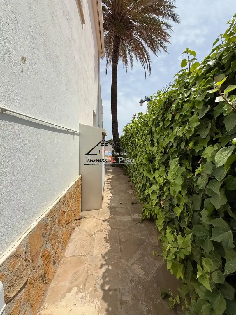 Terraced house with terrace for sale in Calle de Alena 5-7, imagen 9