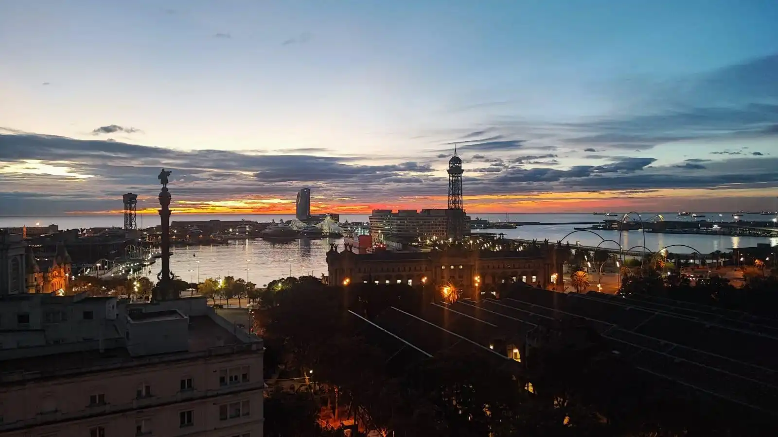 Außenansicht von Büro zum Verkauf in Barcelona mit Klimaanlage, Heizung und Terrasse