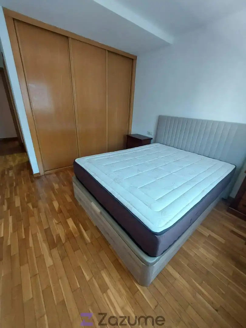 Habitación de Piso de alquiler en Pontevedra Capital  con Calefacción, Trastero y Amueblado