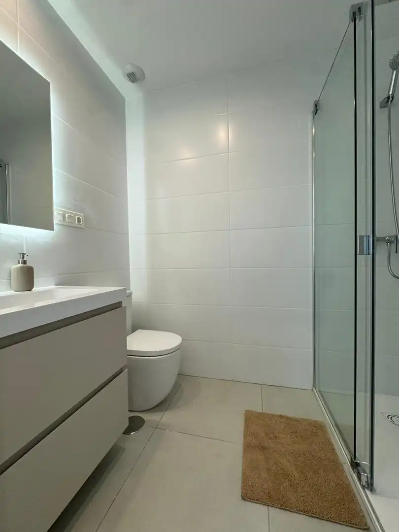 Bany de Apartament en venda en Chipiona amb Aire condicionat, Terrassa i Traster