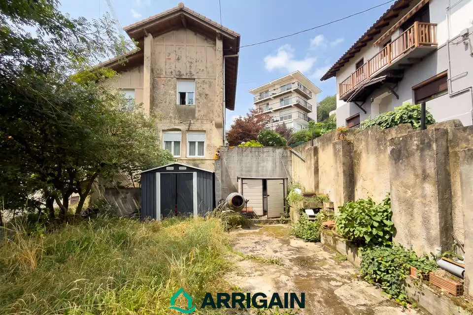 Vista exterior de Casa adosada en venta en Donostia - San Sebastián  con Calefacción, Jardín privado y Terraza