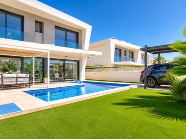 Casa con balcón en venta en Gran Alacant