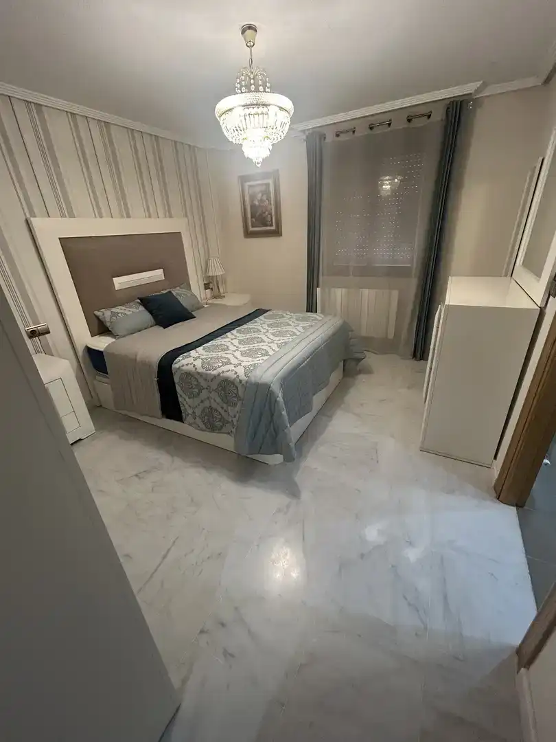Dormitori de Pis en venda en Jaén amb Aire condicionat i Moblat