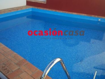 Casa con piscina en venta en Belmez