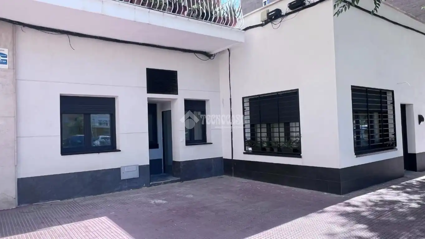 Vista exterior de Piso en venta en Alcalá de Henares con Aire acondicionado